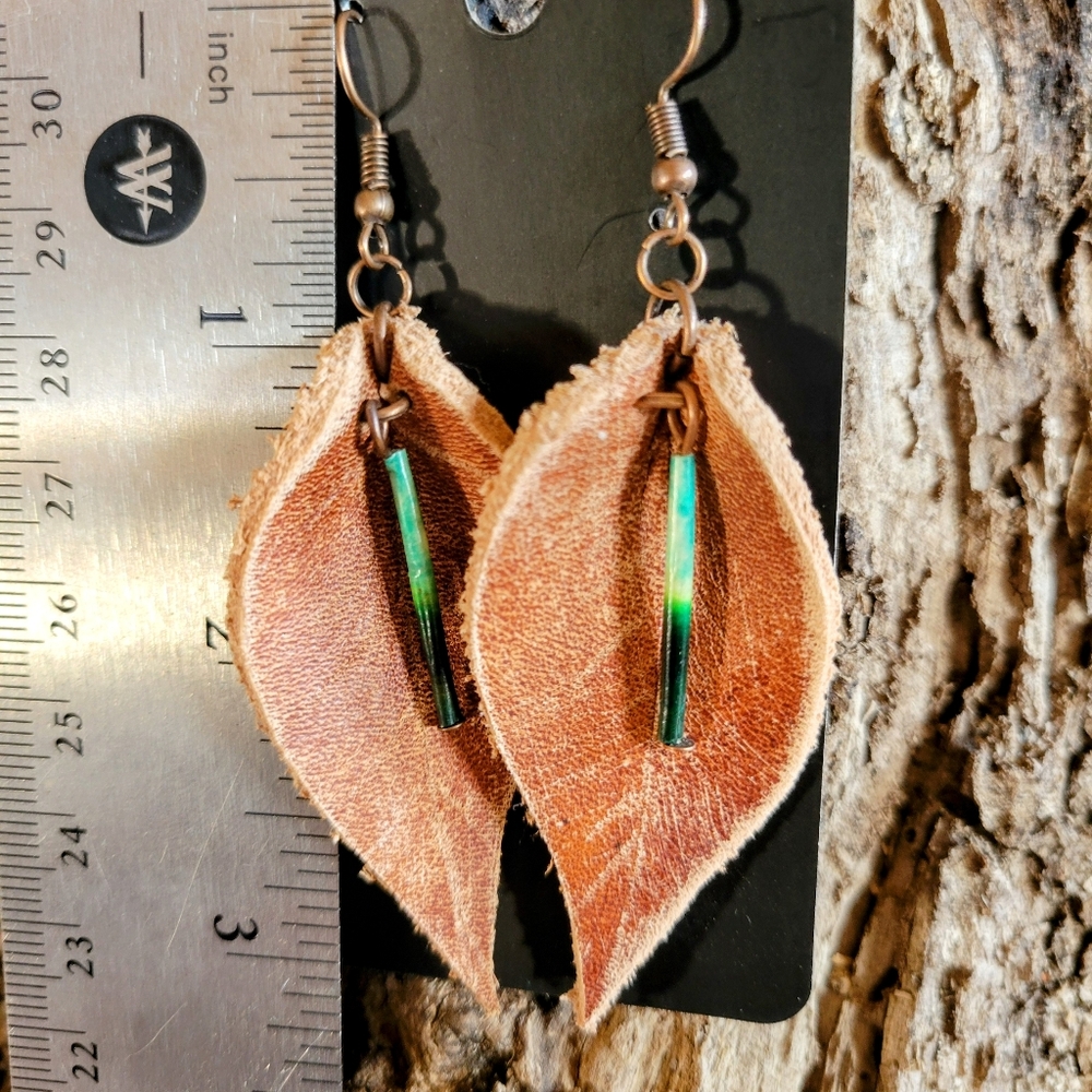Leather and dyed porcupine quill earrings - Picture 2 of 3